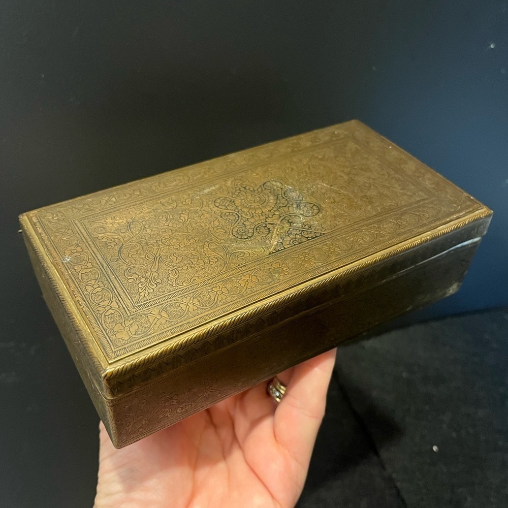 Vintage Metal Box / Money Box - Picture 3 of 16